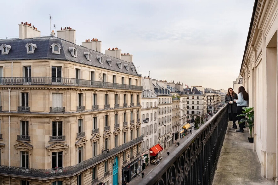 33 Rue De Châteaudun, Paris à louer - Photo de l’immeuble – Image 1 sur 5