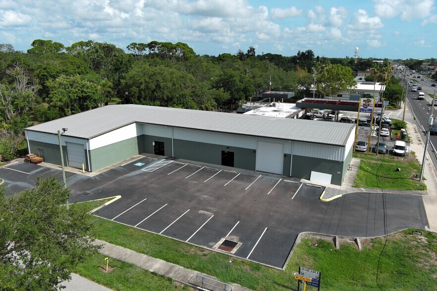 8599 66th St N, Pinellas Park, FL à louer - Photo de l’immeuble – Image 2 sur 10