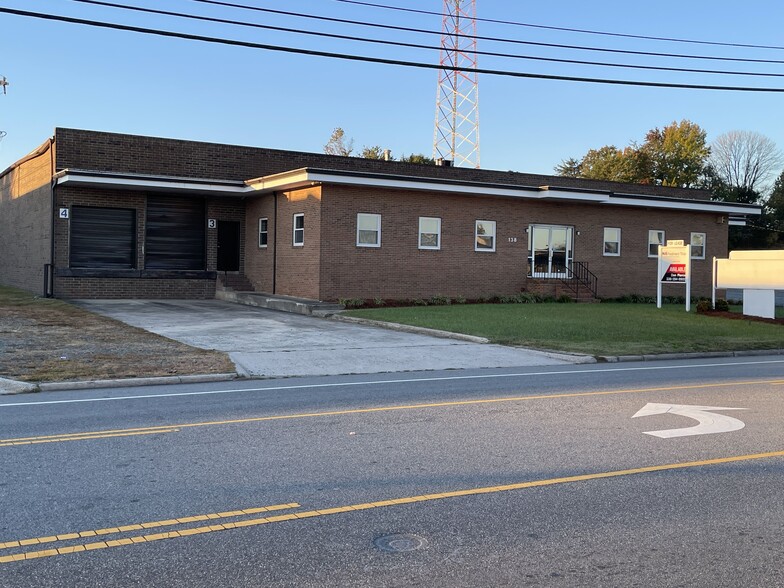 132-144 Industrial Ave, Greensboro, NC à louer - Photo de l’immeuble – Image 1 sur 11