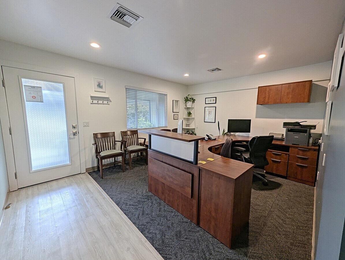 465 March Ave, Healdsburg, CA 95448 - Lot B - - Hall d’entrée - Image 2 of 16