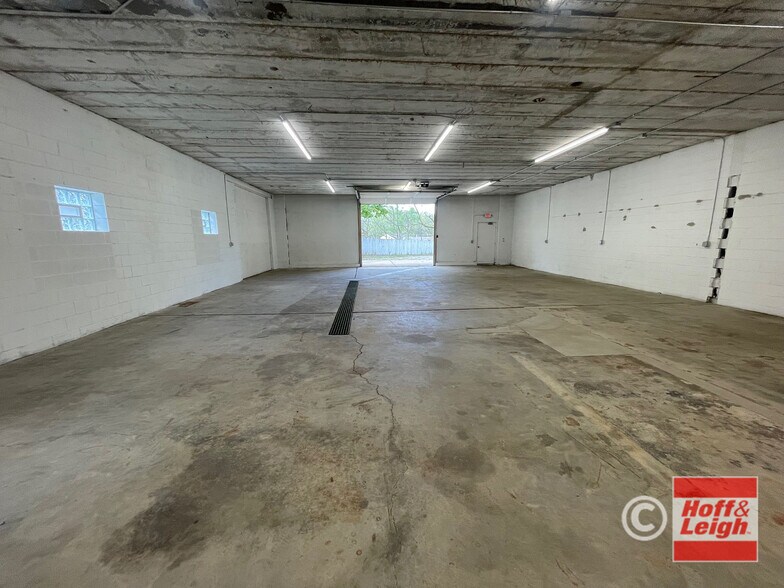 934 Southeast Ave, Tallmadge, OH à louer - Photo de l’immeuble – Image 3 sur 5