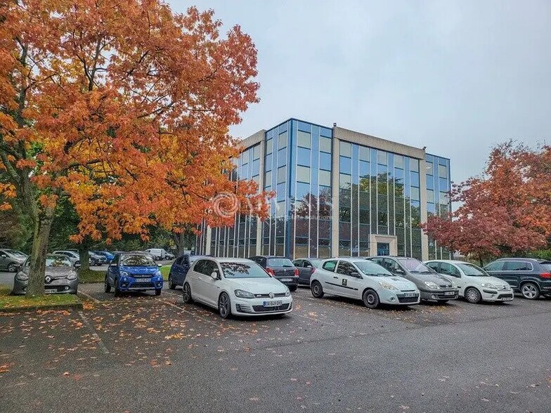 Bureau dans Pontoise à louer - Photo de l’immeuble – Image 1 sur 10