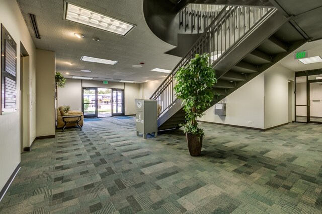 5257 W Fairview Ave, Boise, ID à louer - Photo de l’immeuble – Image 2 sur 7