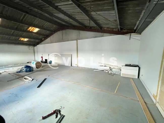 Plus de détails pour Bureau, Local d'activités à louer