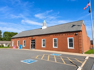 Plus de détails pour 400 Wright St, Tappahannock, VA - Bureau à vendre