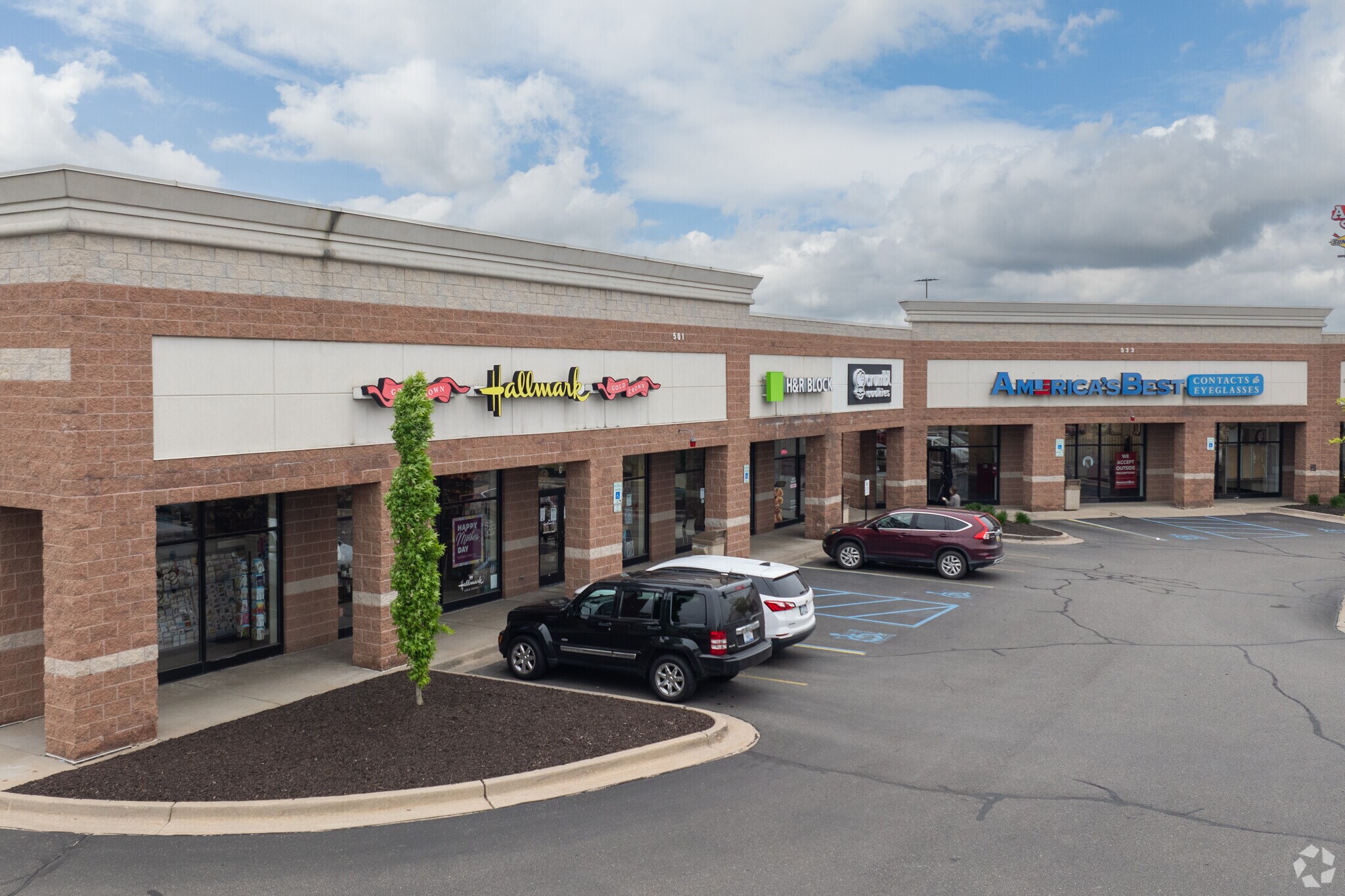 416-510 N Marketplace Blvd, Lansing, MI à louer Photo de l’immeuble– Image 1 sur 8