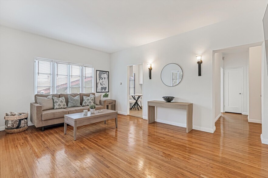 153 W Channel Rd, Santa Monica, CA à vendre - Photo intérieure – Image 3 sur 90