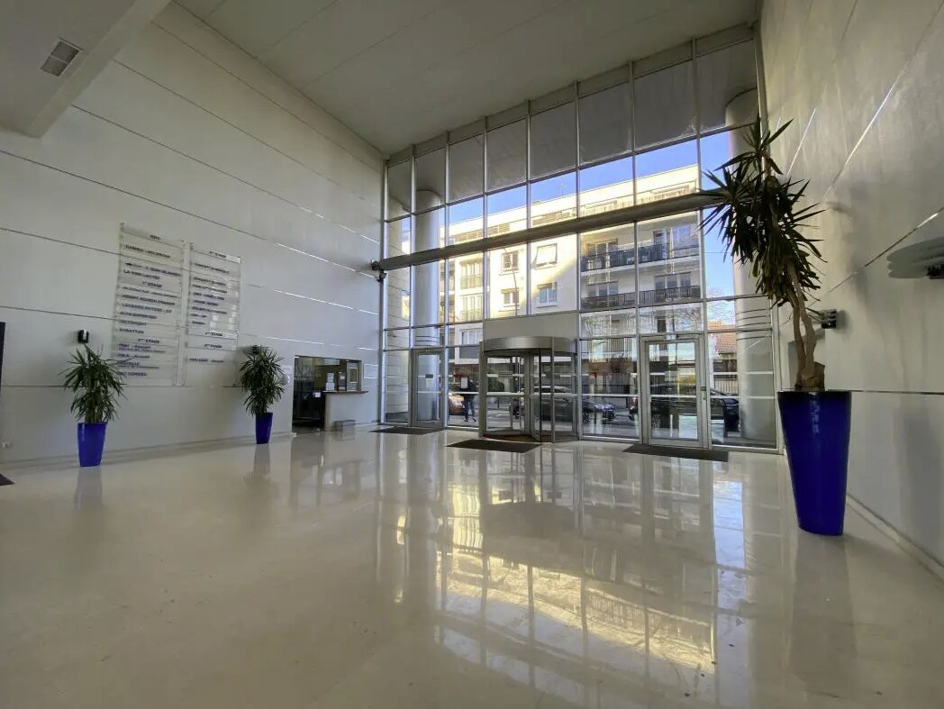 Bureau dans Alfortville à louer Hall d’entrée– Image 1 sur 20