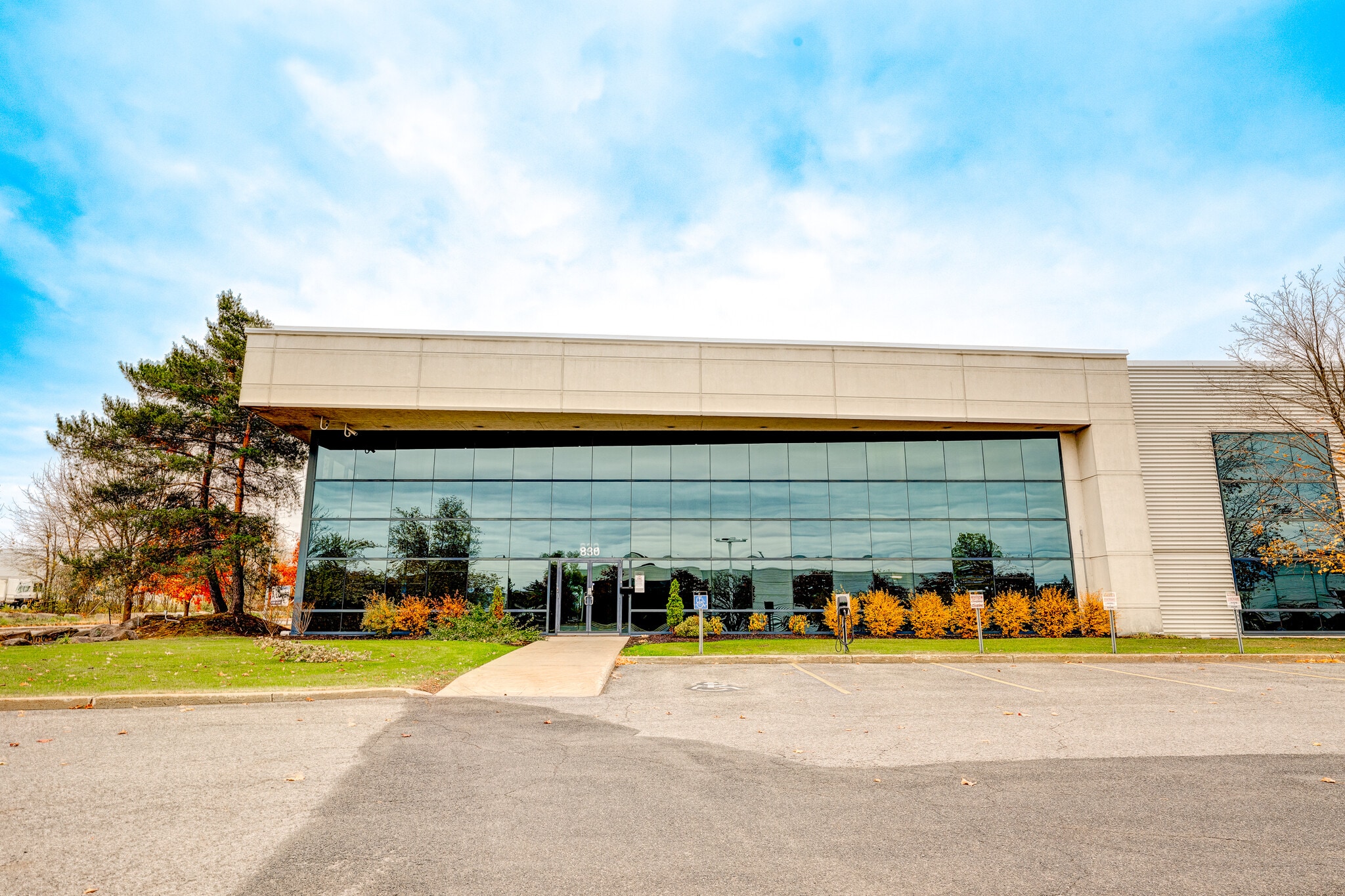 830 Rue Delage, Longueuil, QC à louer Photo principale– Image 1 sur 5