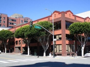 100-120 Broadway, San Francisco, CA à louer Photo de l’immeuble– Image 1 sur 11