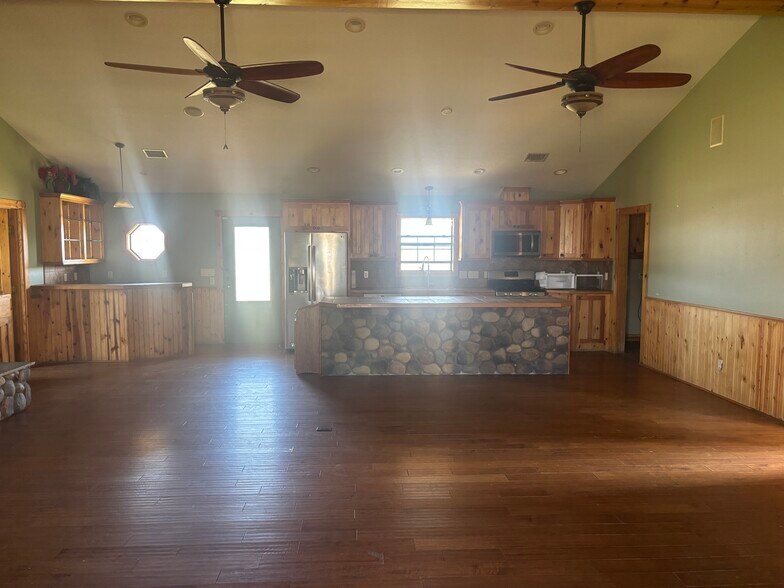 1706 Goodson Loop, Pinehurst, TX à vendre - Photo de l’immeuble – Image 2 sur 31