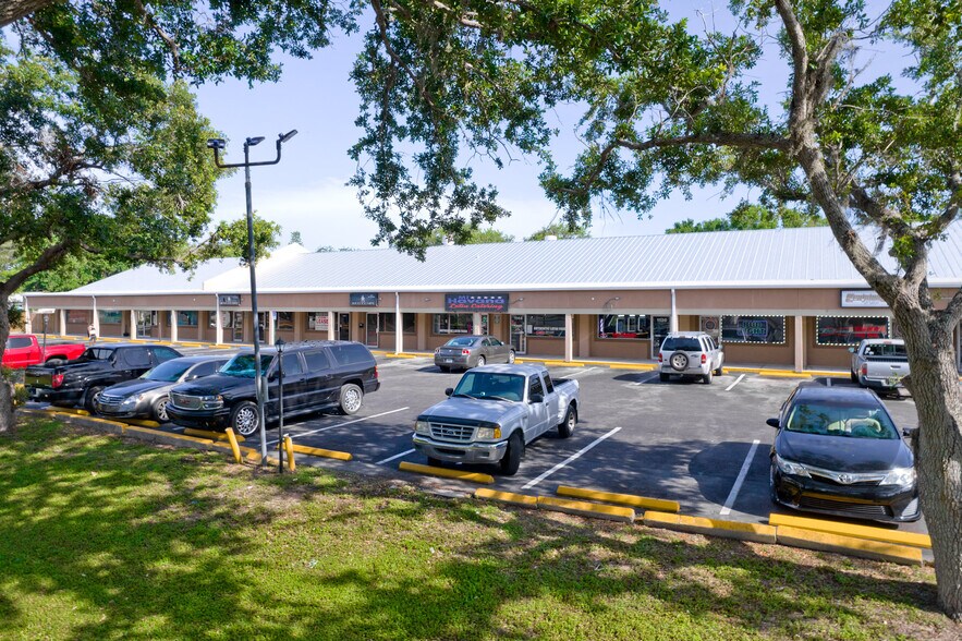 1112 Whitfield Ave, Sarasota, FL à vendre - Photo de l’immeuble – Image 1 sur 11