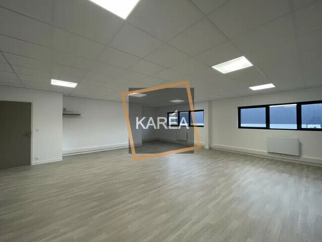 Plus de détails pour Local d'activités à louer