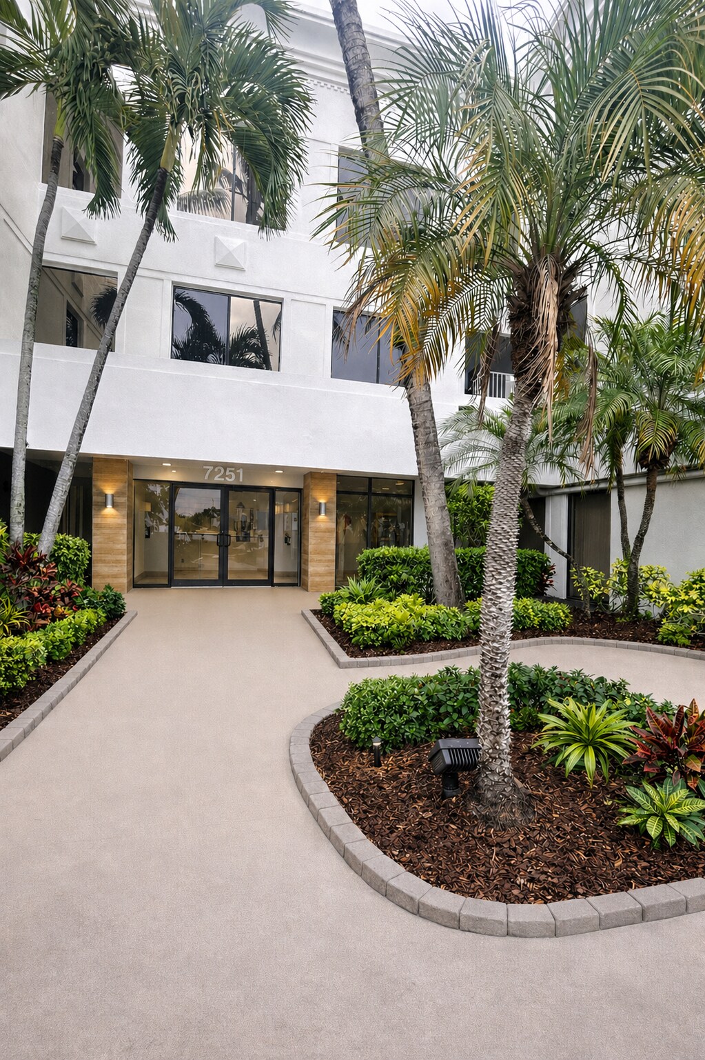 7251 W Palmetto Park Rd, Boca Raton, FL à louer Photo de l’immeuble– Image 1 sur 7