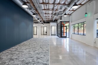 5825 Oberlin Dr, San Diego, CA à louer Photo intérieure– Image 2 sur 4