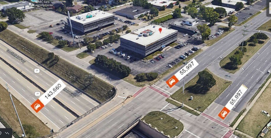 18000 W 8 Mile Rd, Southfield, MI à vendre - Photo principale – Image 1 sur 1