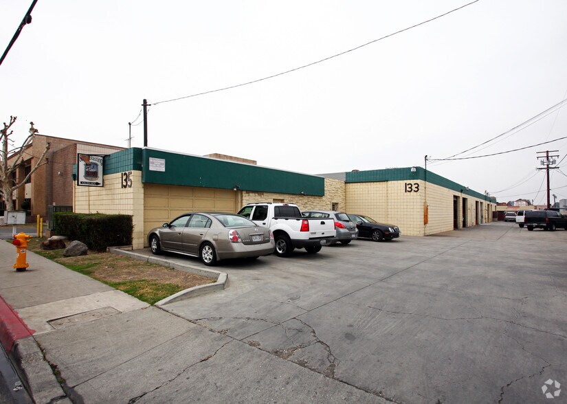 131-135 S 9th Ave, La Puente, CA à louer - Photo principale – Image 2 sur 5