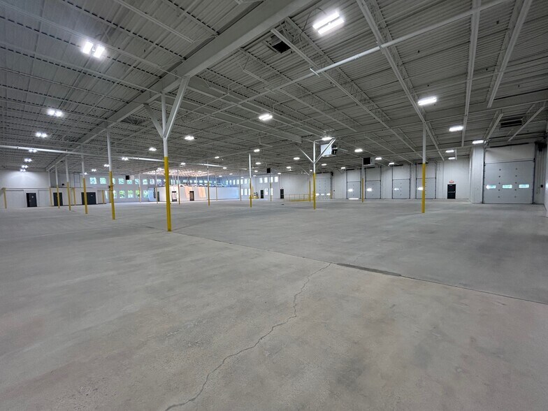190 Jony Dr, Carlstadt, NJ à louer - Photo de l’immeuble – Image 1 sur 9