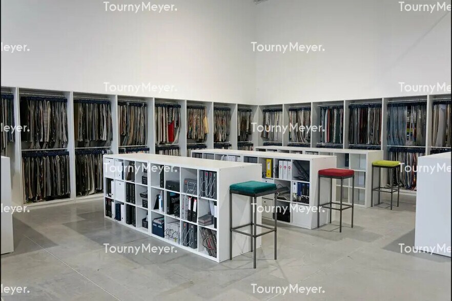 Local d'activités dans Thouaré-sur-Loire à vendre - Photo de l’immeuble – Image 2 sur 7