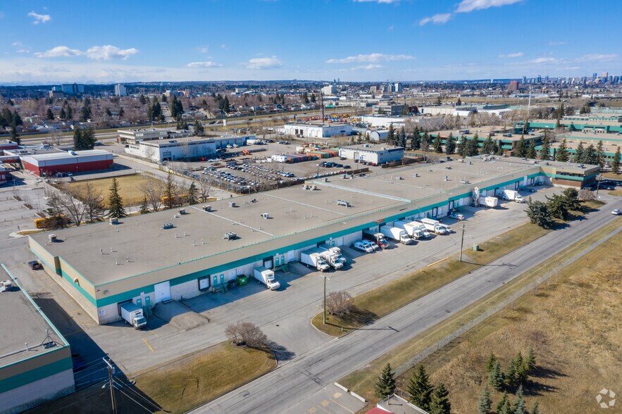 7210-7610 5th St SE, Calgary, AB à louer - Photo de l’immeuble – Image 3 sur 4