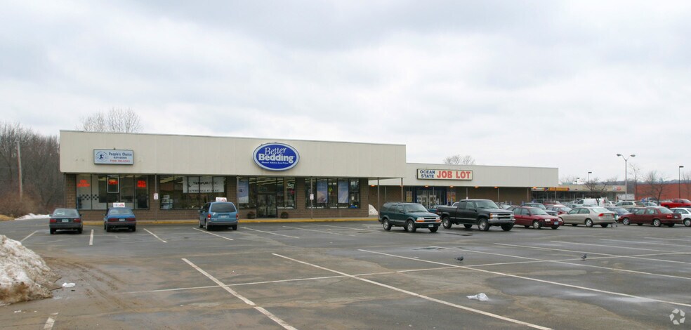 320-342 Queen St, Southington, CT à louer - Photo de l’immeuble – Image 2 sur 11