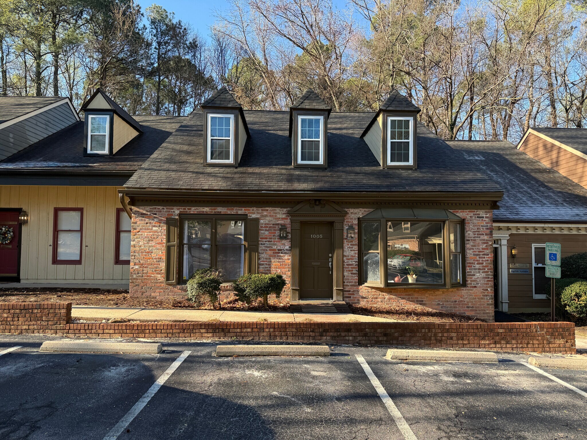 1005 Dresser Ct, Raleigh, NC à louer Photo principale– Image 1 sur 4