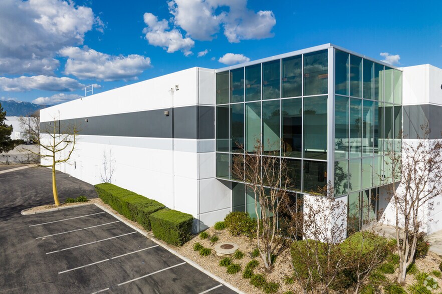 4755 Zinfandel Ct, Ontario, CA à louer - Photo principale – Image 1 sur 6