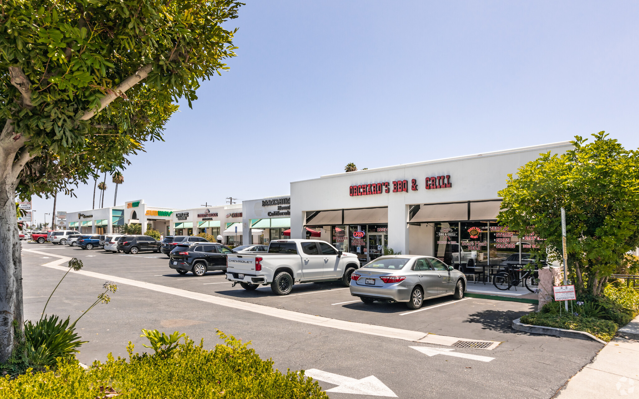 16214-16248 E Whittier Blvd, Whittier, CA à louer Photo de l’immeuble– Image 1 sur 8