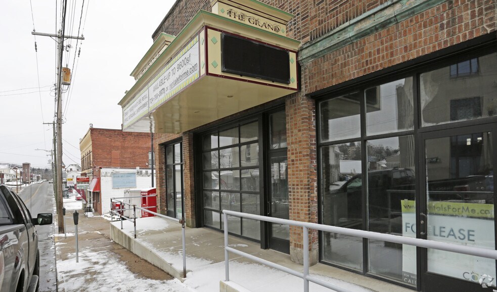 104 E Lincoln Ave, Mc Donald, PA à vendre - Photo de l’immeuble – Image 3 sur 4