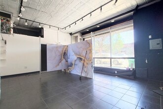 42-17 35th Ave, Long Island City, NY à louer Photo intérieure– Image 1 sur 3
