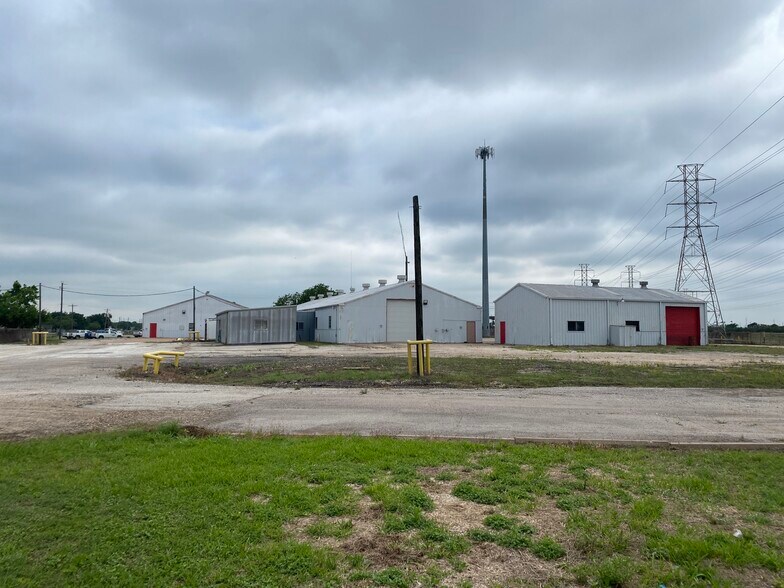 2309 Zapata St, Freeport, TX à vendre - Photo de l’immeuble – Image 3 sur 24