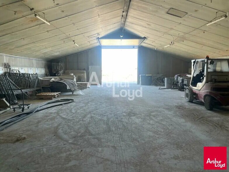 Local d'activités dans Fossé à vendre - Photo intérieure – Image 2 sur 3