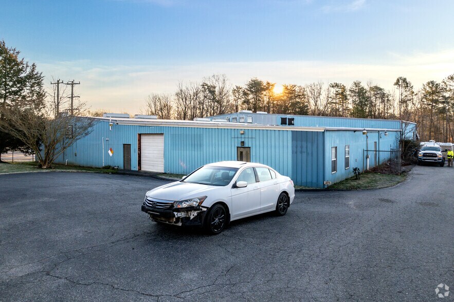 Oakland Drive portefeuille de 3 biens à vendre sur LoopNet.fr - Photo principale – Image 2 sur 2