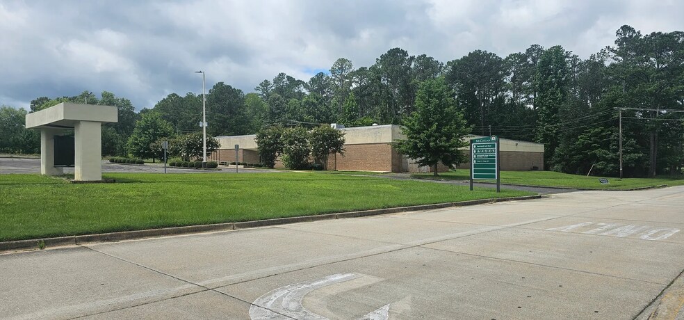 180 Town Center Dr, Anniston, AL à vendre - Photo de l’immeuble – Image 2 sur 4