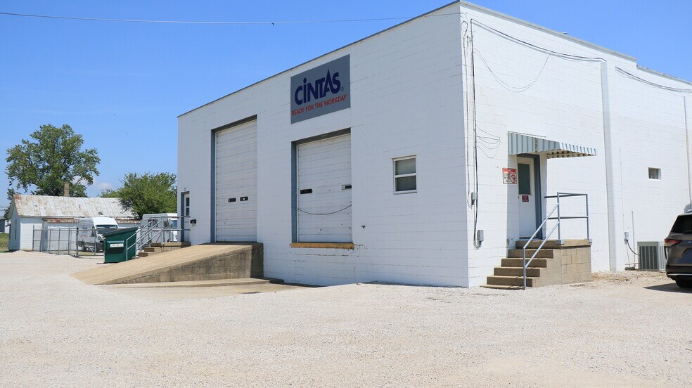 218 Clay St, Jasper, IN à louer - Photo de l’immeuble – Image 2 sur 16