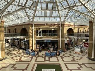 Plus de détails pour Market Pl, Burgess Hill - Bureau, Local commercial à louer