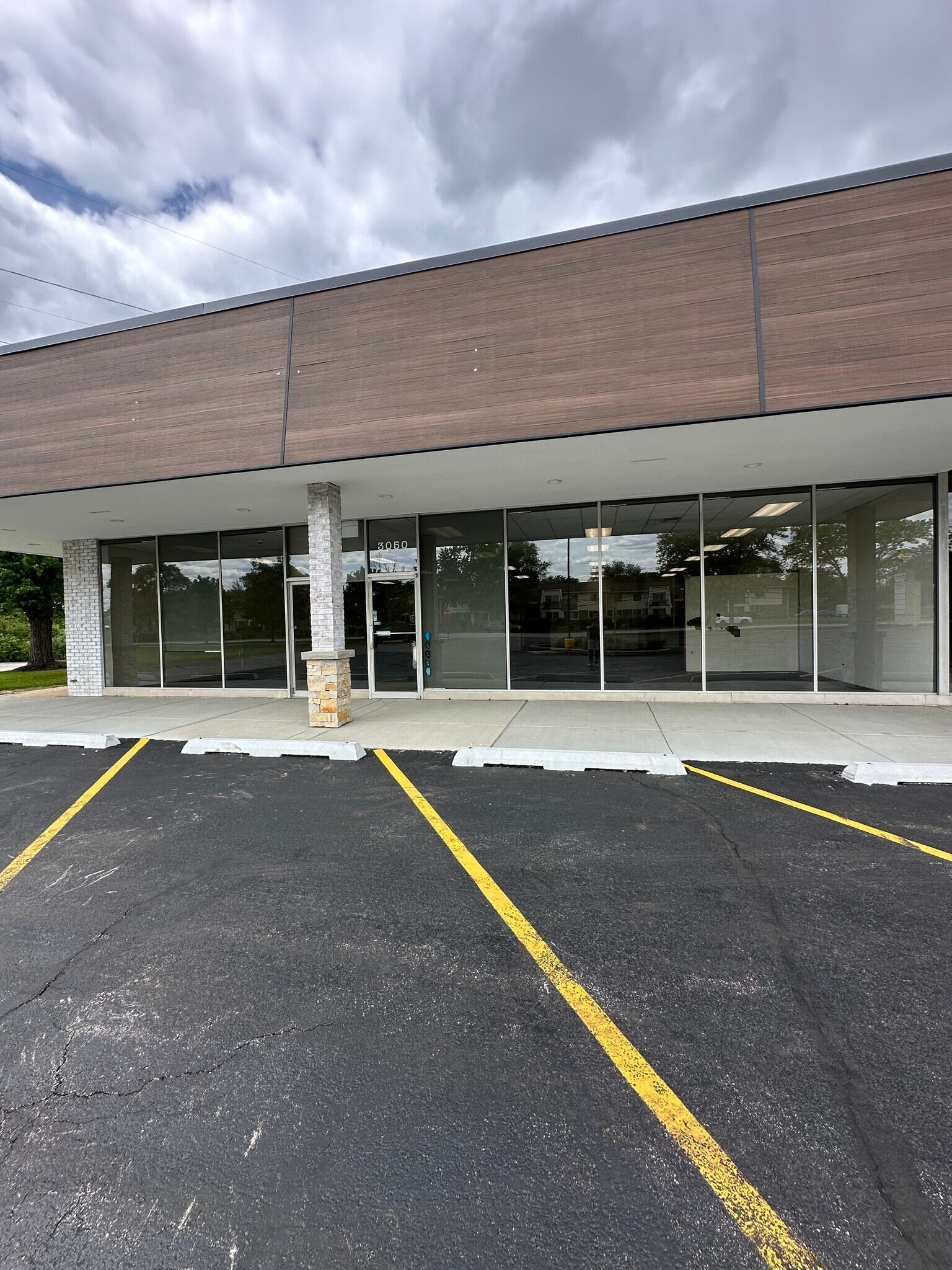3010-3054 W Hobson Rd, Woodridge, IL à louer Photo intérieure– Image 1 sur 8