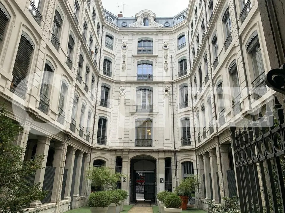 Bureau dans Lyon à louer Photo de l’immeuble– Image 1 sur 6