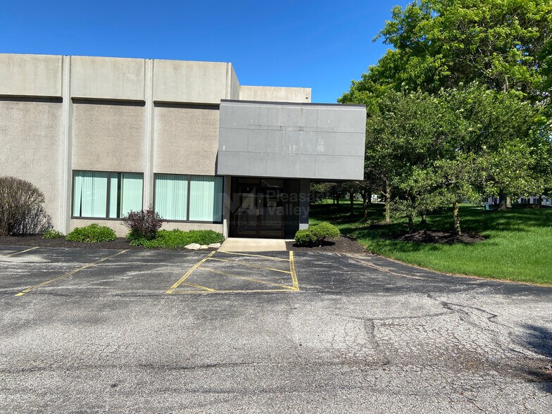 2241 Pinnacle Pky, Twinsburg, OH à vendre - Photo de l’immeuble – Image 3 sur 4