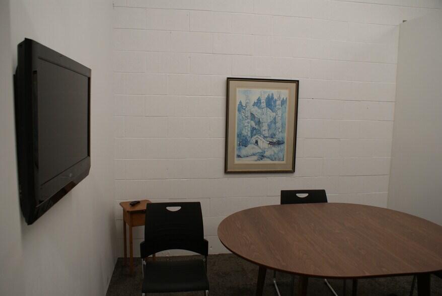 500 Wentworth St, Oshawa, ON à vendre - Photo de l’immeuble – Image 2 sur 5