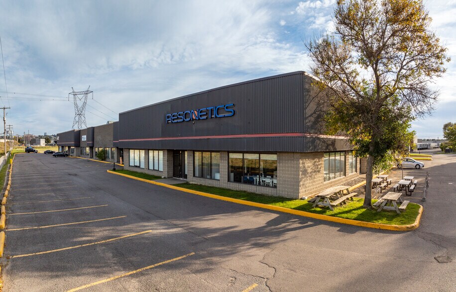 450-500 Av Saint-Jean-Baptiste, Québec, QC à louer - Photo principale – Image 1 sur 4