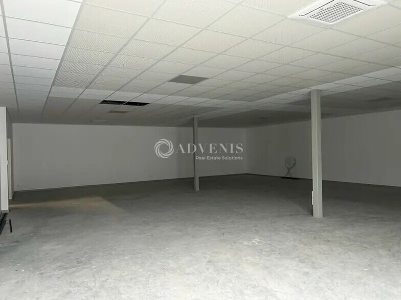 Bureau dans Chargé à vendre - Photo intérieure – Image 3 sur 8
