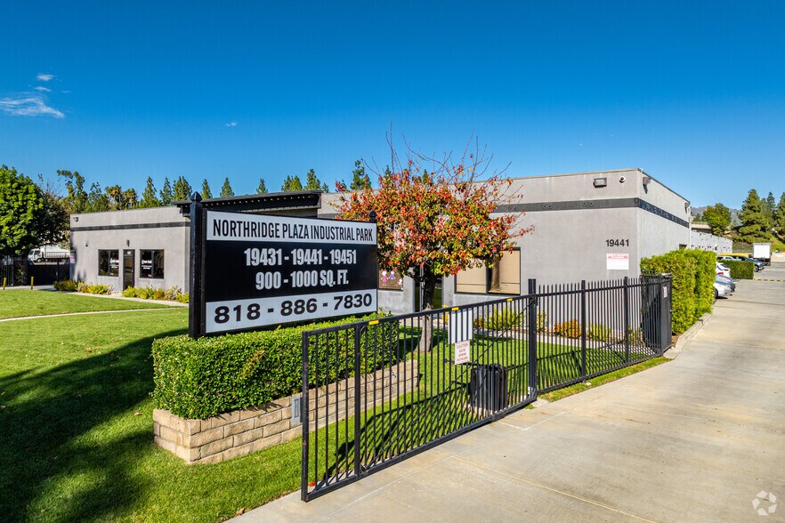19441 Business Center Dr, Northridge, CA à louer - Photo de l’immeuble – Image 3 sur 6