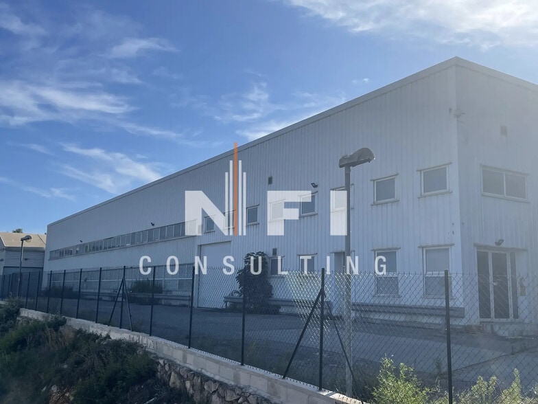 Industriel/Logistique dans Antibes à louer - Photo de l’immeuble – Image 1 sur 4