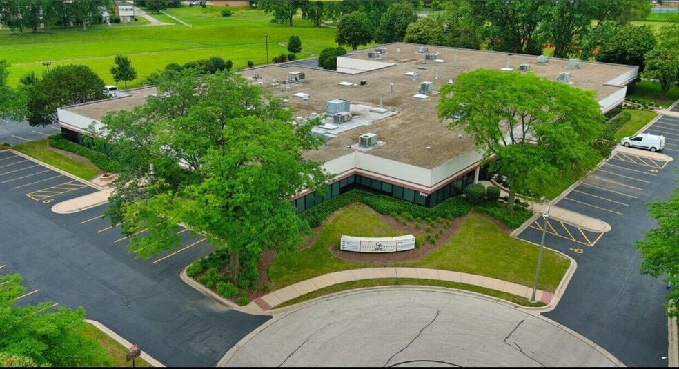 5400 Patton Dr, Lisle, IL à vendre - Aérien – Image 2 sur 8