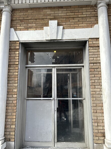 625 S Broadway, Yonkers, NY à vendre - Photo de l’immeuble – Image 2 sur 2