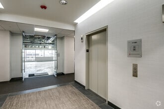 330 E Kilbourn Ave, Milwaukee, WI à louer Photo intérieure– Image 1 sur 6