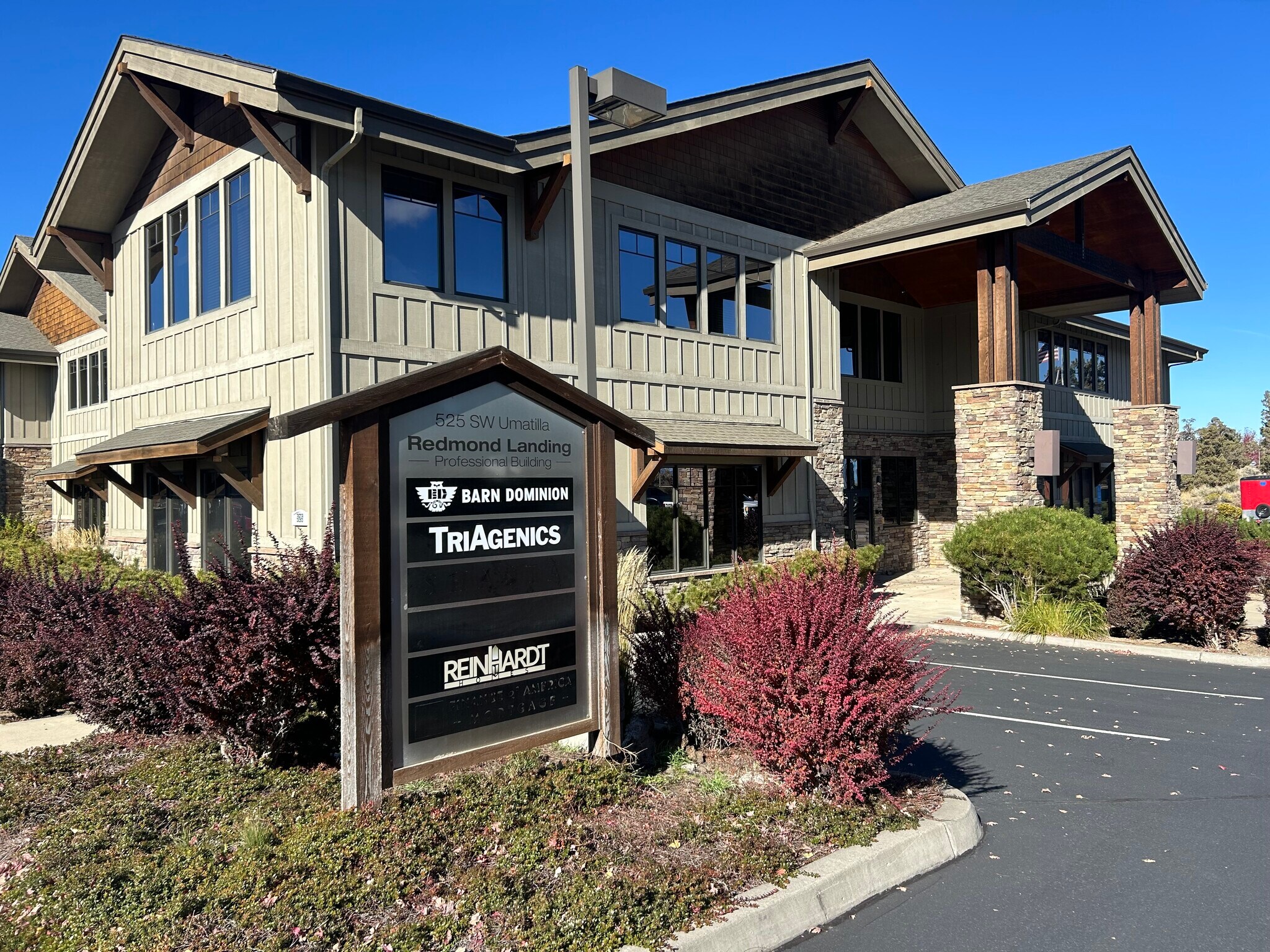 525 SW Umatilla St, Redmond, OR à vendre Photo de l’immeuble– Image 1 sur 41