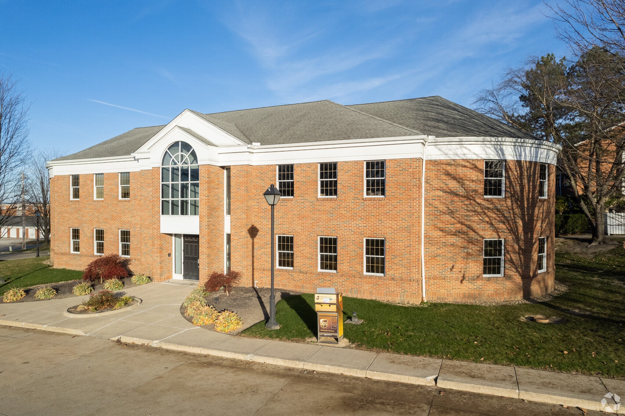 123 S Miller Rd, Akron, OH à louer Photo principale– Image 1 sur 13