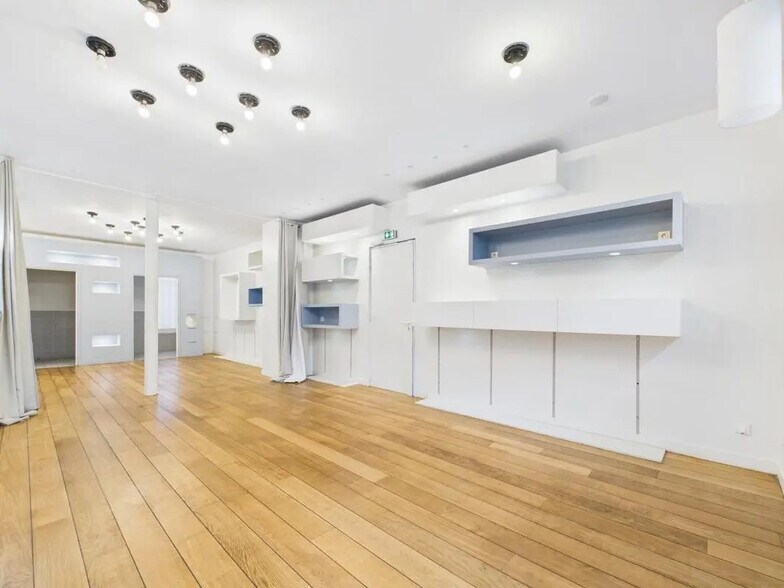 Local commercial dans Paris à louer - Photo de l’immeuble – Image 1 sur 4